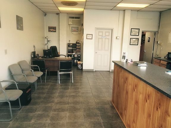 3rd image of 4430 W Market St