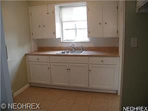 4th image of 13509 Sherry Ave
