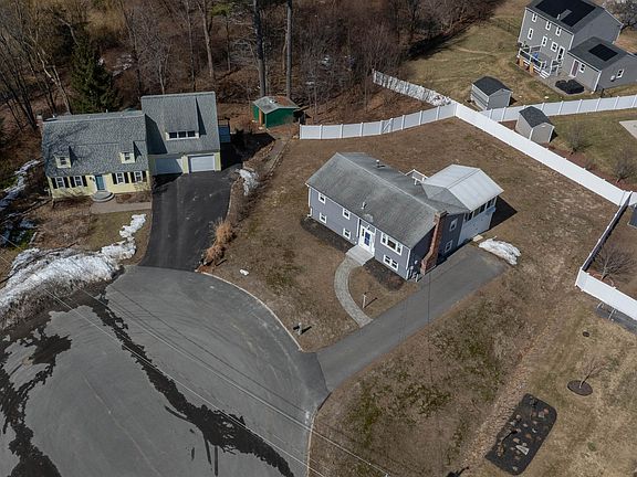3rd image of 3 Appaloosa Place