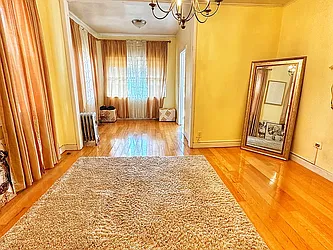 519 East 49th Street