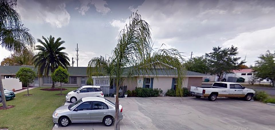 1st image of 824 SE 16th Pl APT E