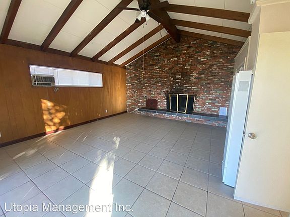 2nd image of 1107 W Avenue L4