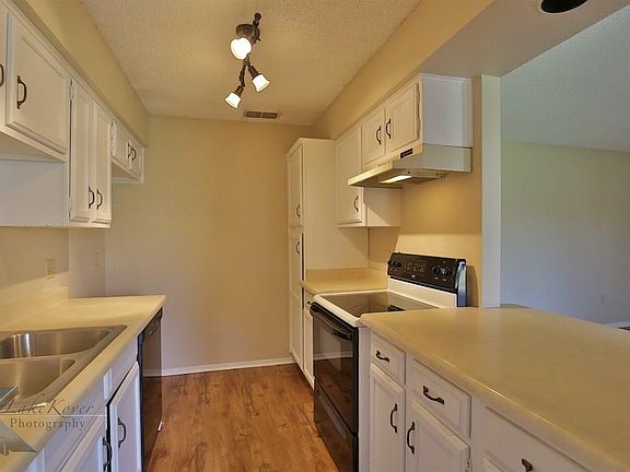 5th image of 765 Chanticleers Ln