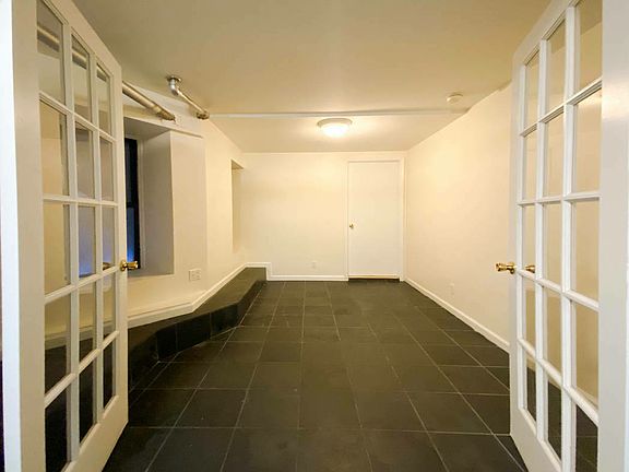 5th image of 435 W 54th St #1AZ