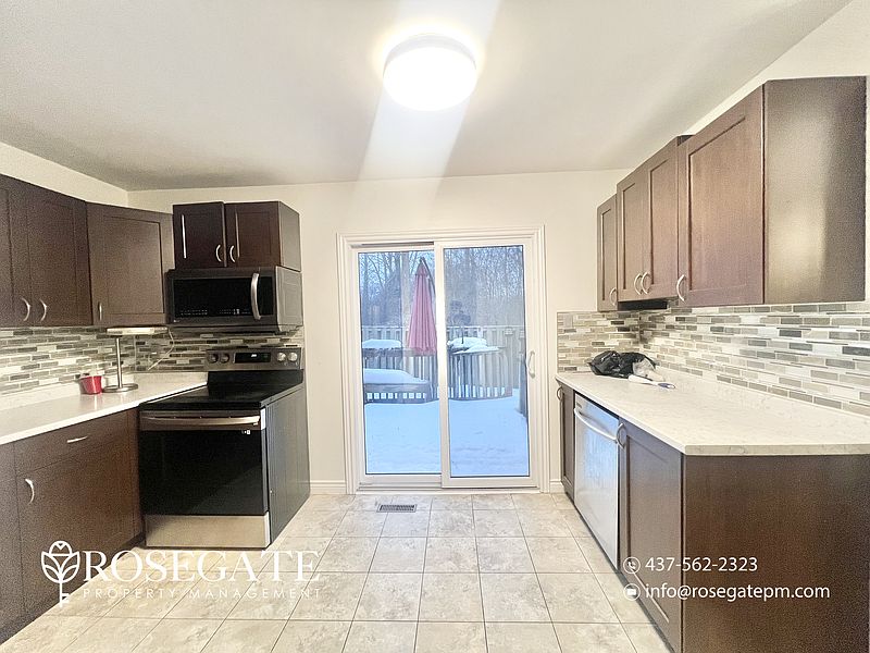London Townhouse for rent - 3 Bedrooms — photo 3