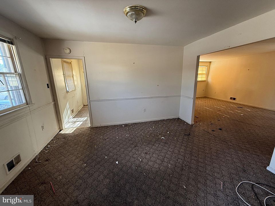 2nd image of 4307 19th Ave