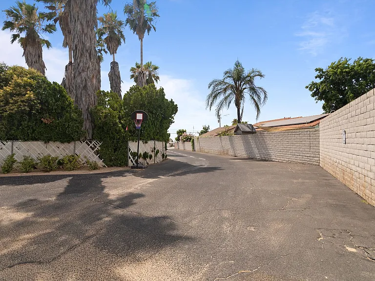 Vista Palms Apartment Homes- Yucaipa, CA — Photo 34