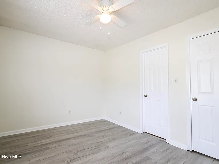 209 Mesa Ln — Photo 10