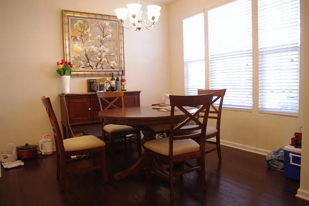 2 bed, 2.5 bath, 1265 sqft, $1,599 — Photo 3