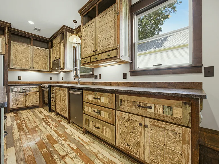 185 W Moreno St — Photo 23