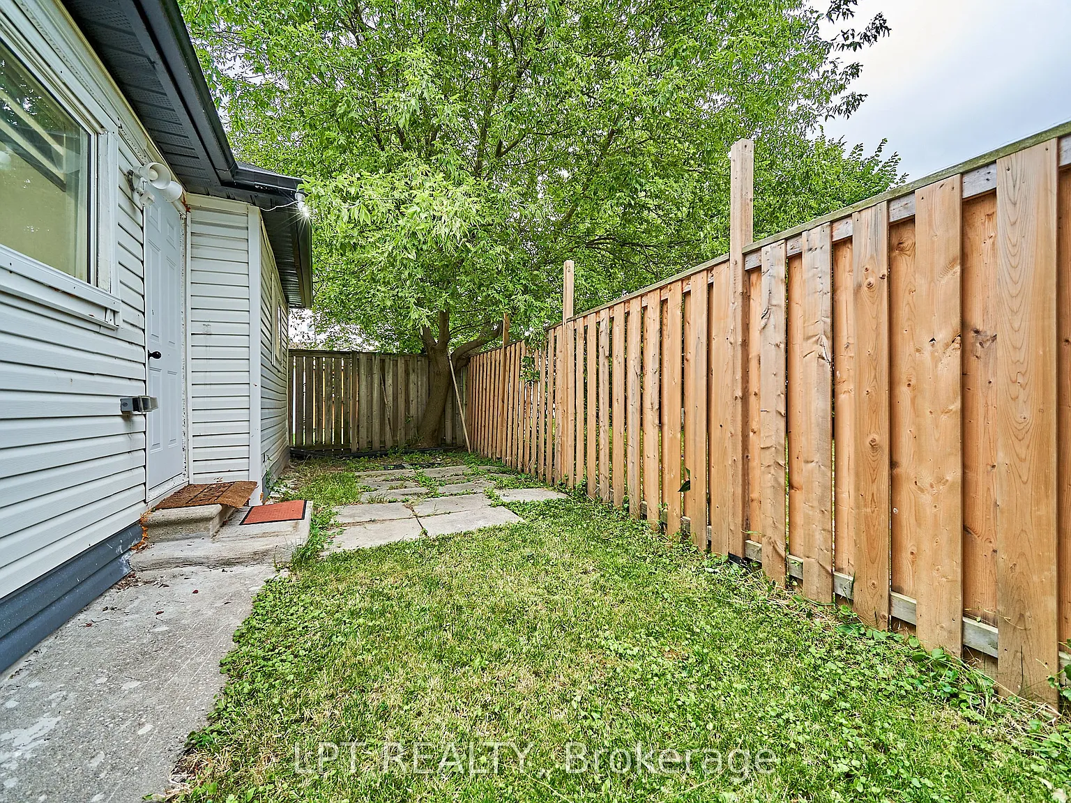 4 bed, $2,300 — Photo 4