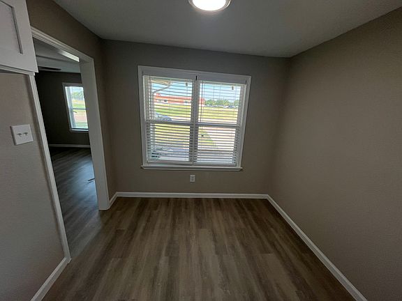 5th image of 704 Wilkinson Dr