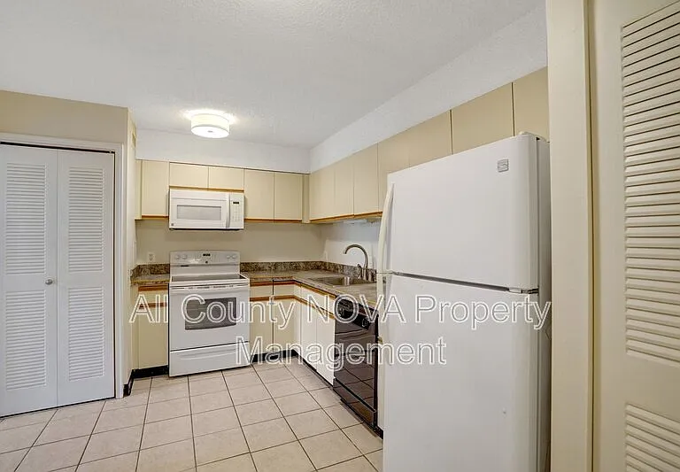 3800 Powell Ln #727 — Photo 15