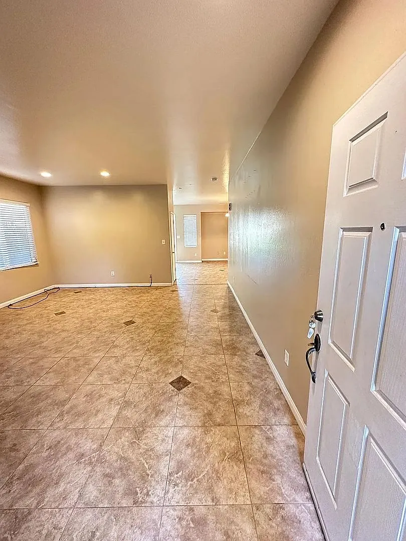 Building Photo - 1315 Verde Ct