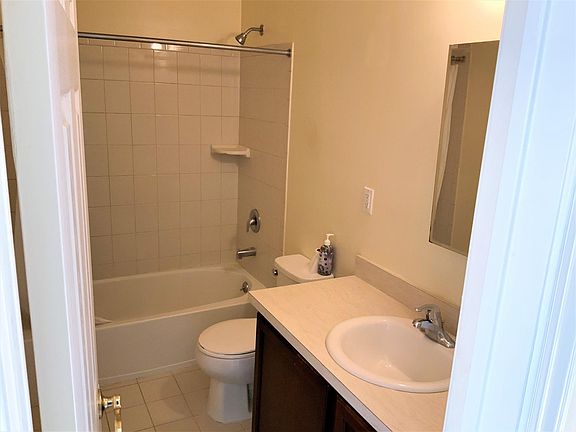 4th image of 110 Dolphin Ct #2