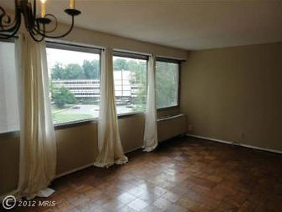 Living Room/SW View