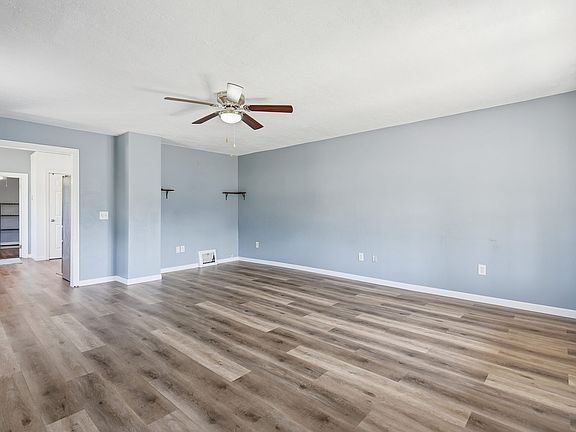 4th image of 315 Elm St