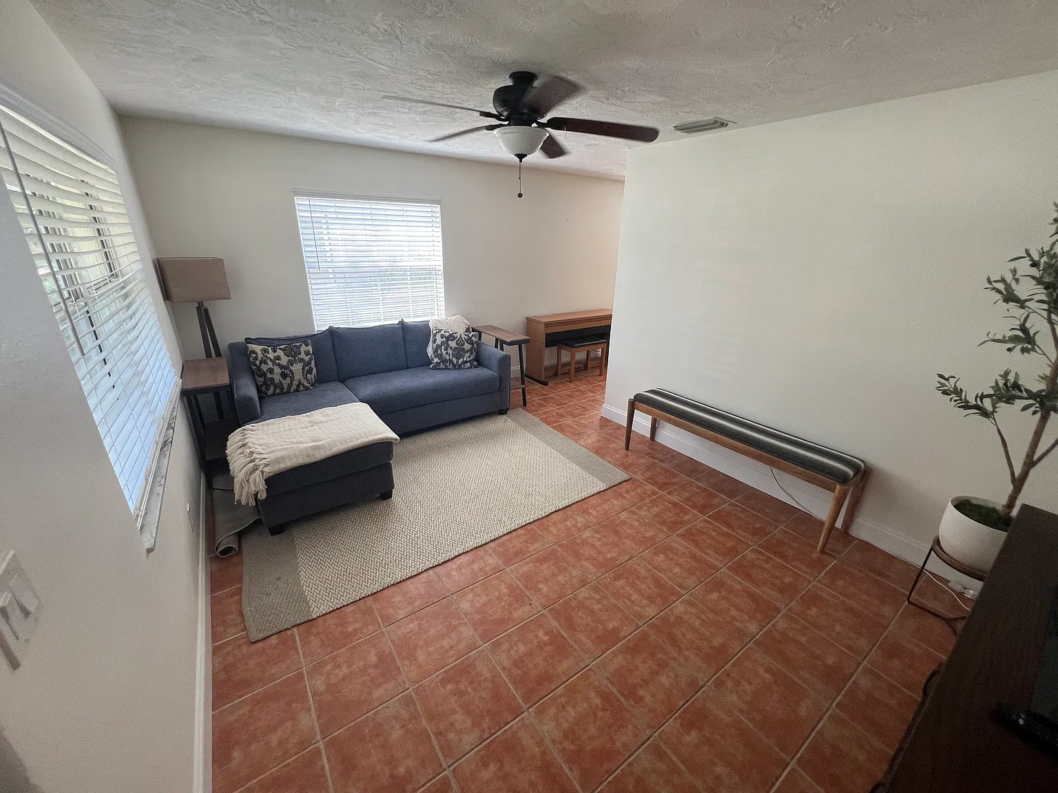 3 bed, 1248 sqft, $3,850 — Photo 3