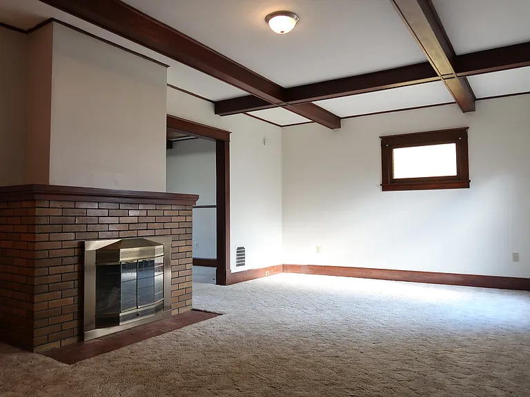1840 Michigan Ave — Photo 15
