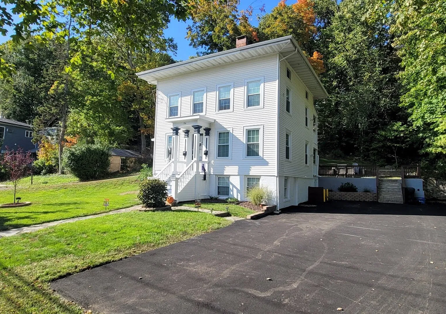 156 E Main St — Photo 2
