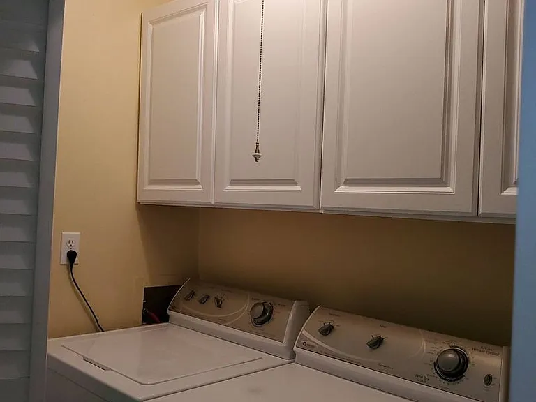 2300 Twelve Oaks Dr #B7 — Photo 8
