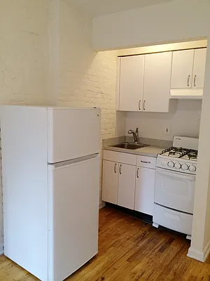 Rented by City Connections Realty | media 18