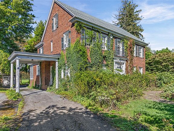 2nd image of 3905 Ridge Rd