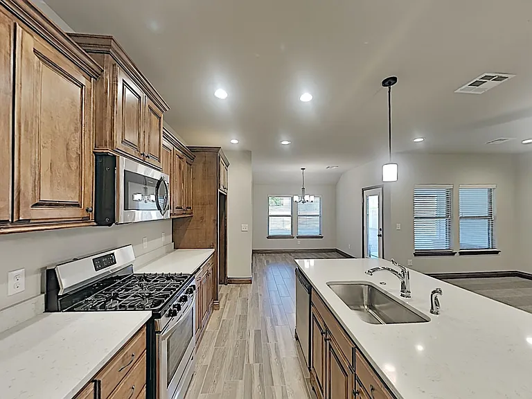 7050 Richardson Ct — Photo 8