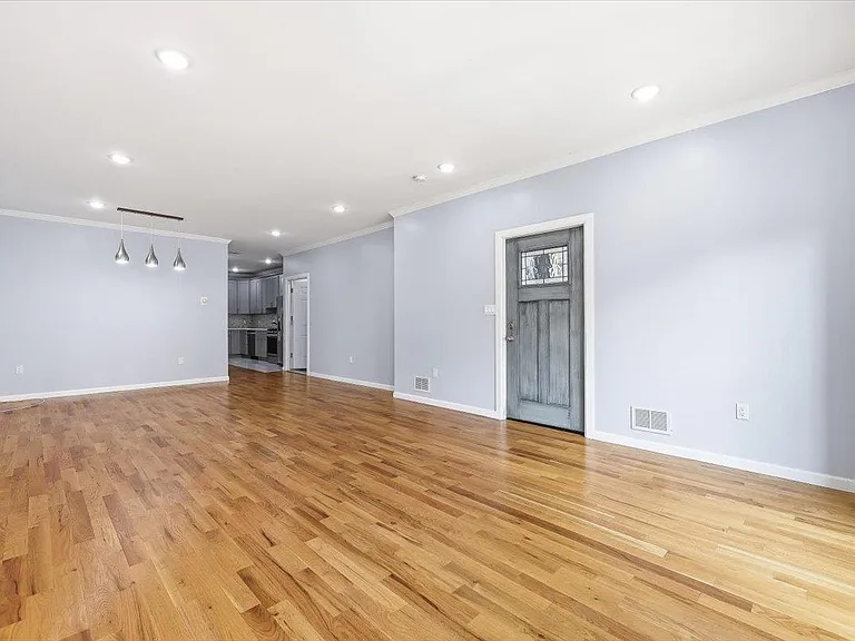 83 Pamrapo Ave — Photo 11