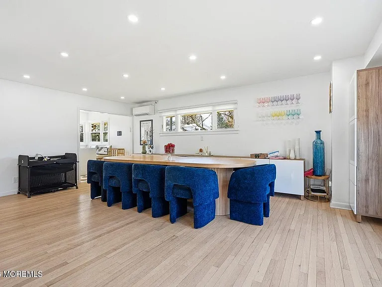 227 Chatham Ave — Photo 8