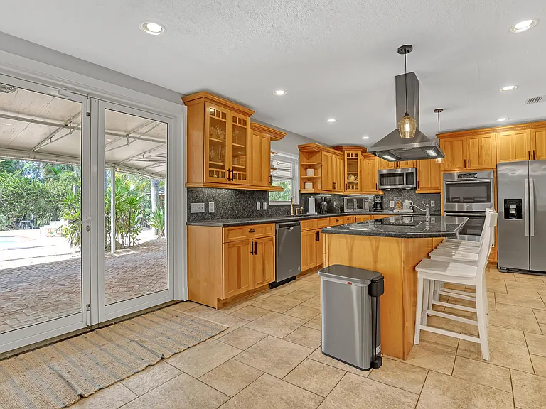 10780 Anderson Ln — Photo 23