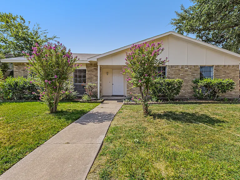 1926 Rambling Ridge Ln — Photo 1