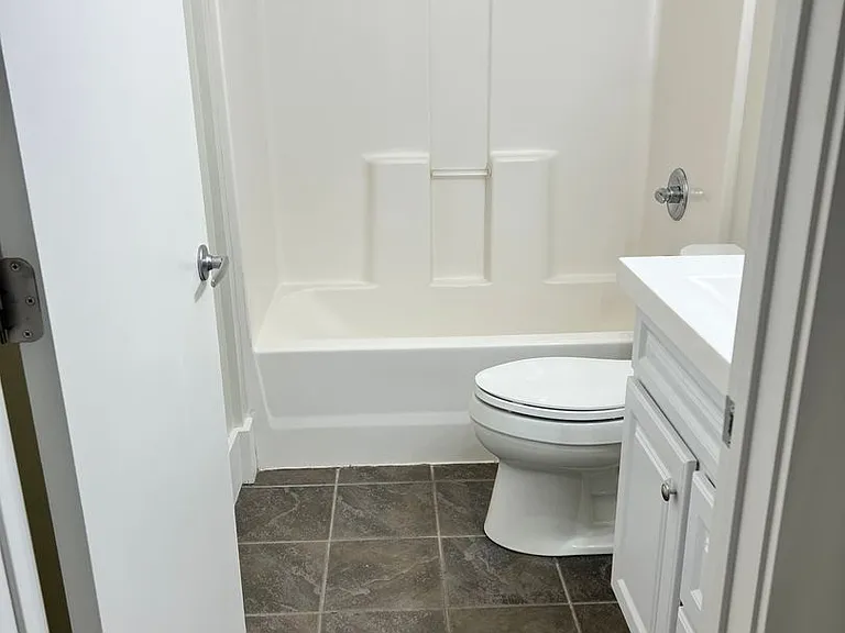 311 SW Water St — Photo 12