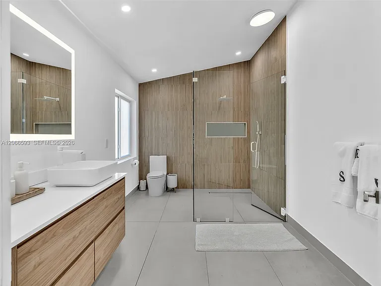 4807 SW 34th Ave — Photo 14