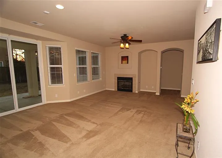 2326 S Caesar Ave — Photo 4