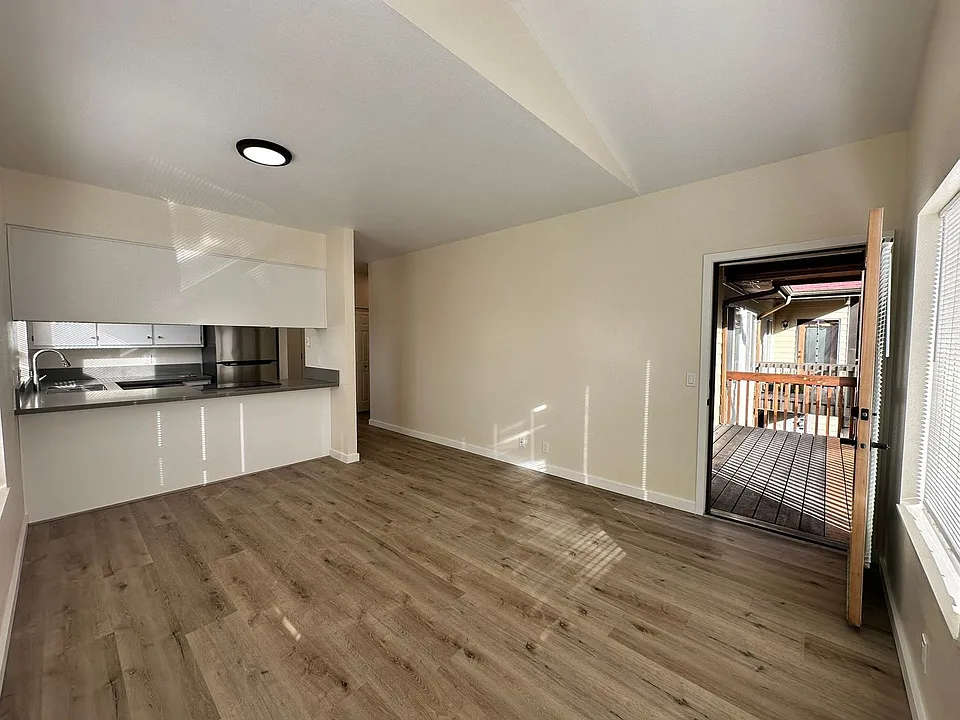 387 S 58th St