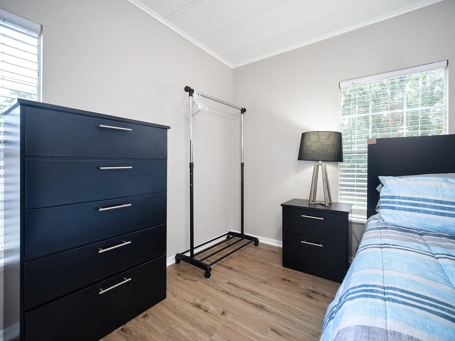 4 bed, 2.0 bath, 1344 sqft, $771 — Photo 4