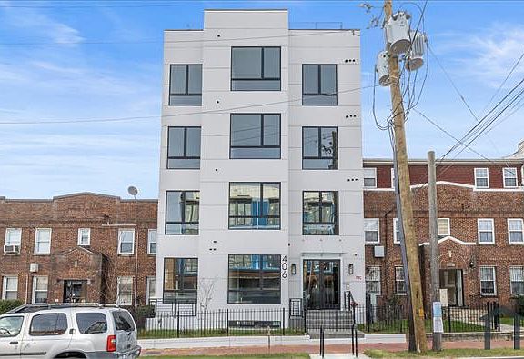 2nd image of 406 Kennedy St NW