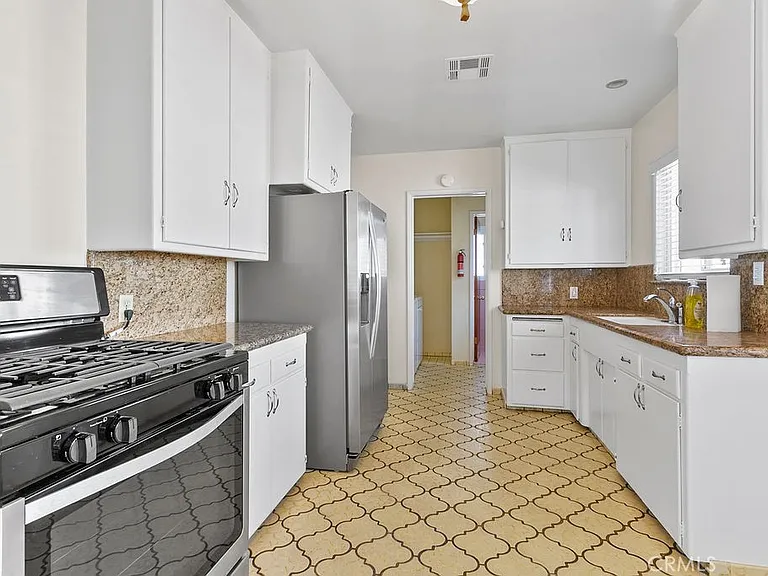 789 W Gleason St — Photo 8