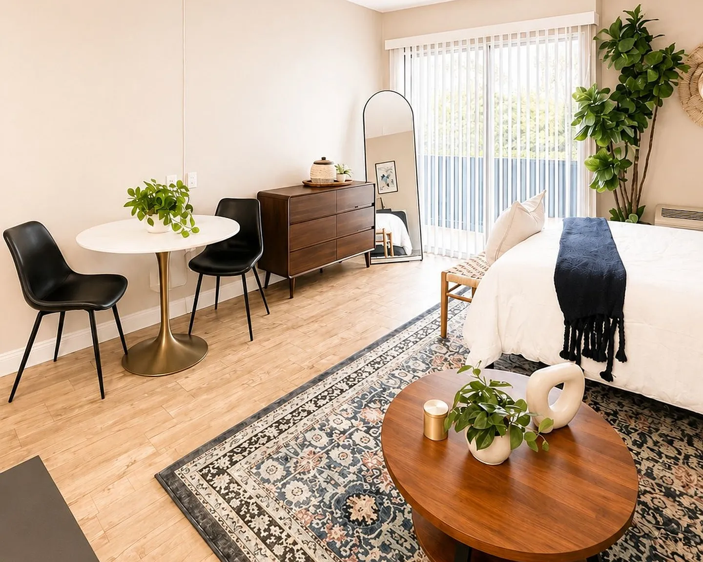 Alta Apartments — Photo 4
