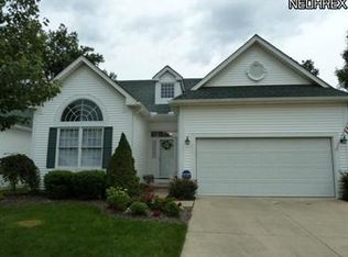 224 Greenward Way S #74, North Olmsted, OH 44070