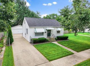 112 N Irwin Ave, Green Bay, WI 54301