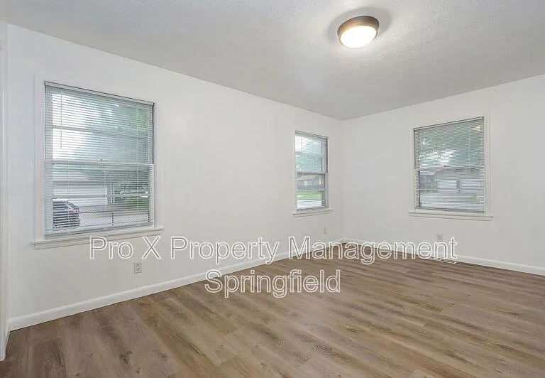 906 N Belview Ave — Photo 11