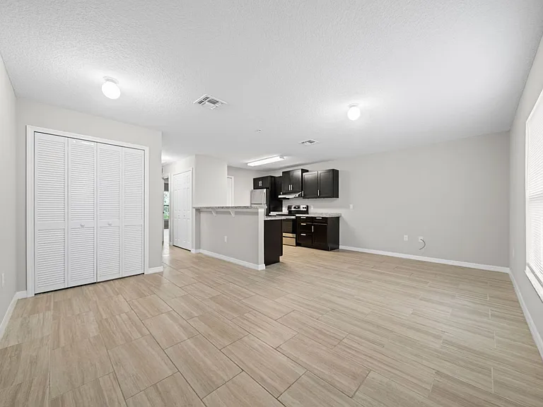 Mercury Cove Apartments — Photo 19