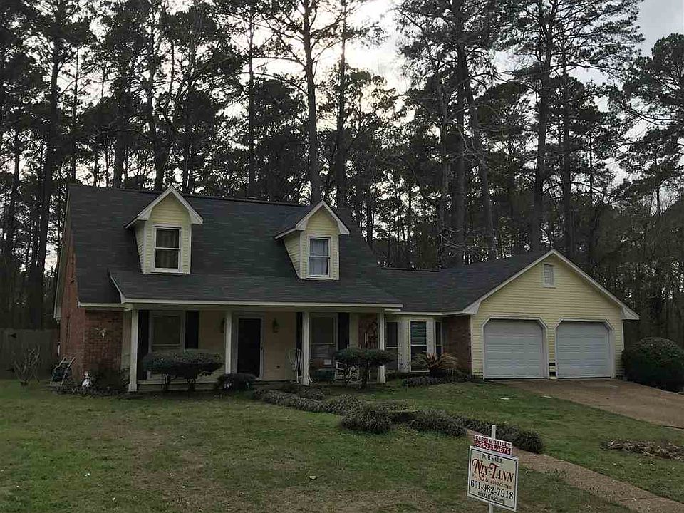 2nd image of 233 Magnolia Trl