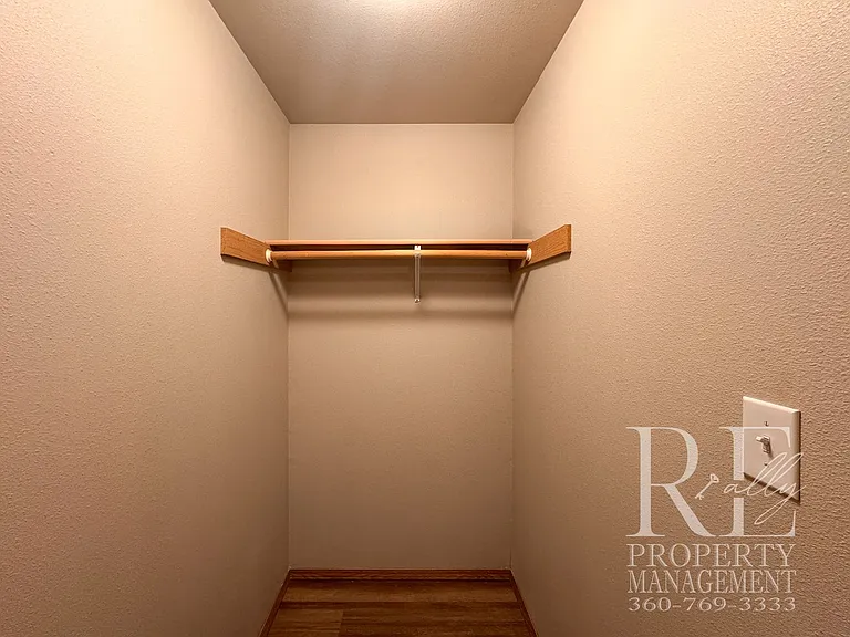 2090 NE Green Glen Ln — Photo 11