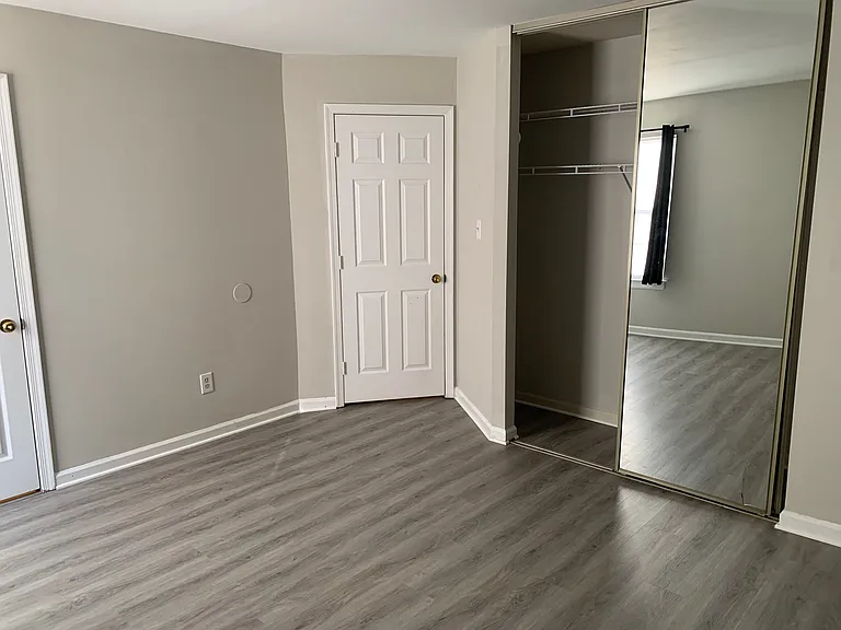 503 Randolph St — Photo 9