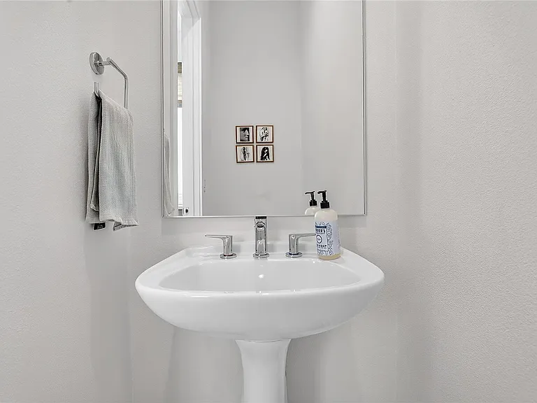 2805 McCurdy St #14 — Photo 16