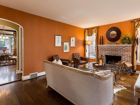 Living Room with a fireplace.