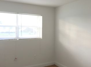 835 NW 199th St, Miami Gardens, FL 33169